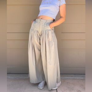 Free People Flowy pants Green size 4